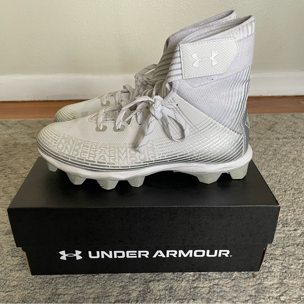 Under Armour All White Highlight Franchise Football Cleats Men’s Size 8